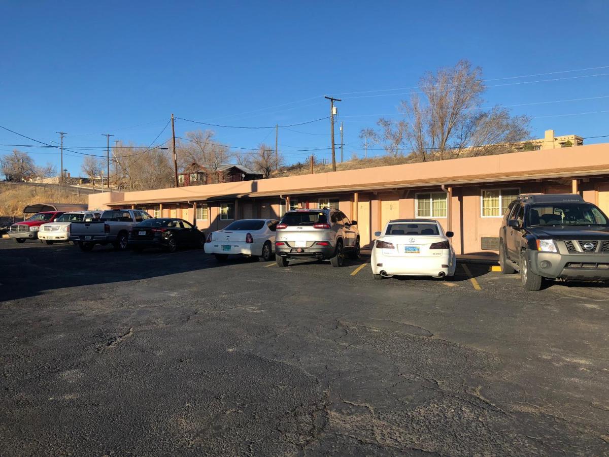 Economy Inn Farmington Exterior photo